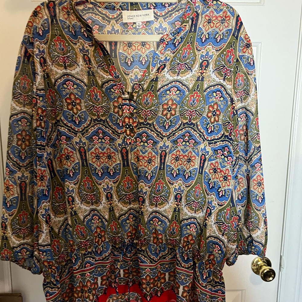 JONES NEW YORK MULTI COLORED TOP